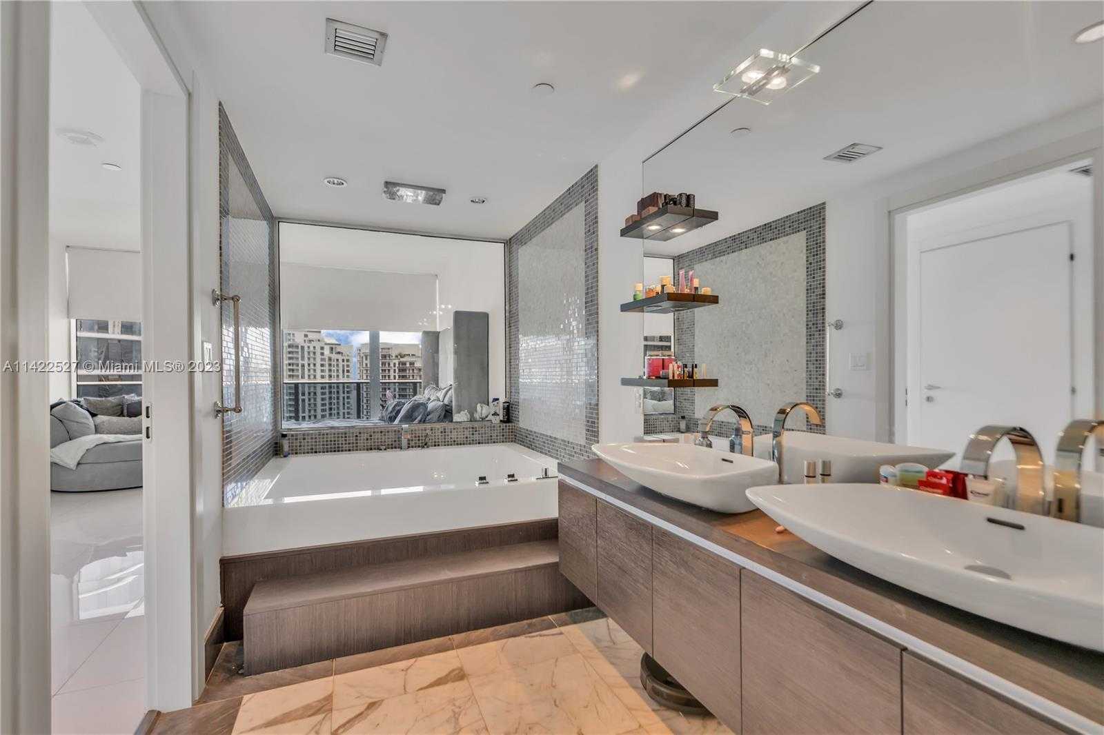 Small Image of 200 BISCAYNE BOULEVARD WAY #3603, Miami Number 12
