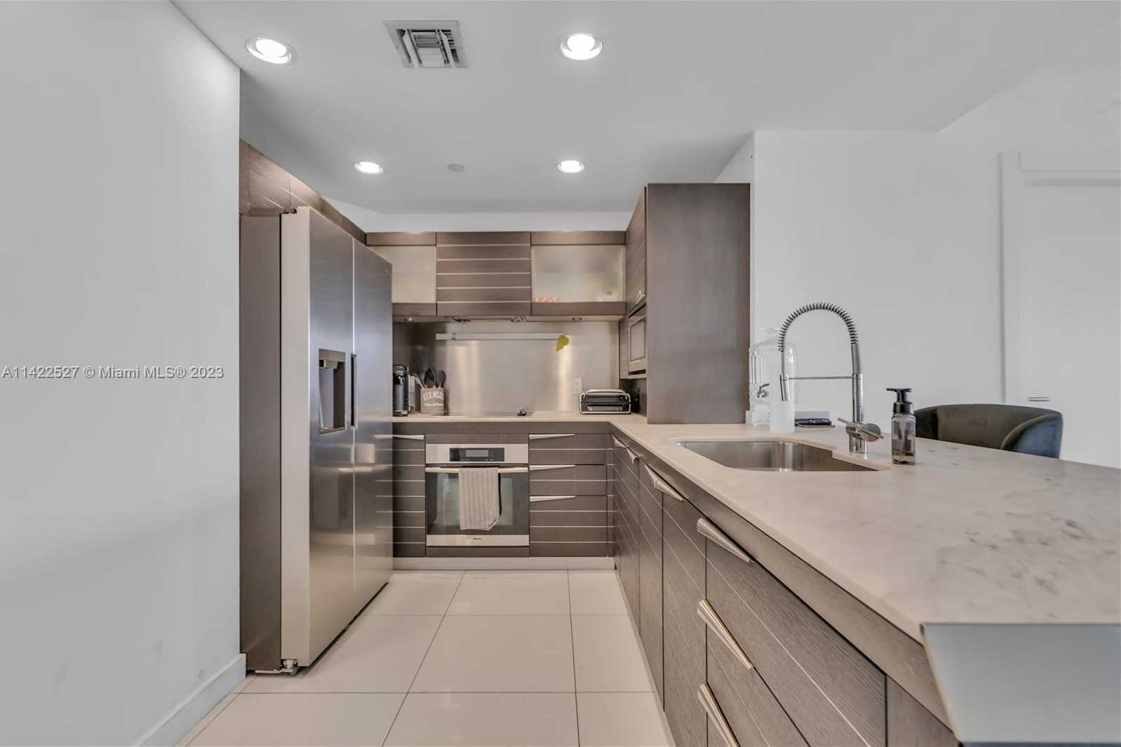 Small Image of 200 BISCAYNE BOULEVARD WAY #3603, Miami Number 3