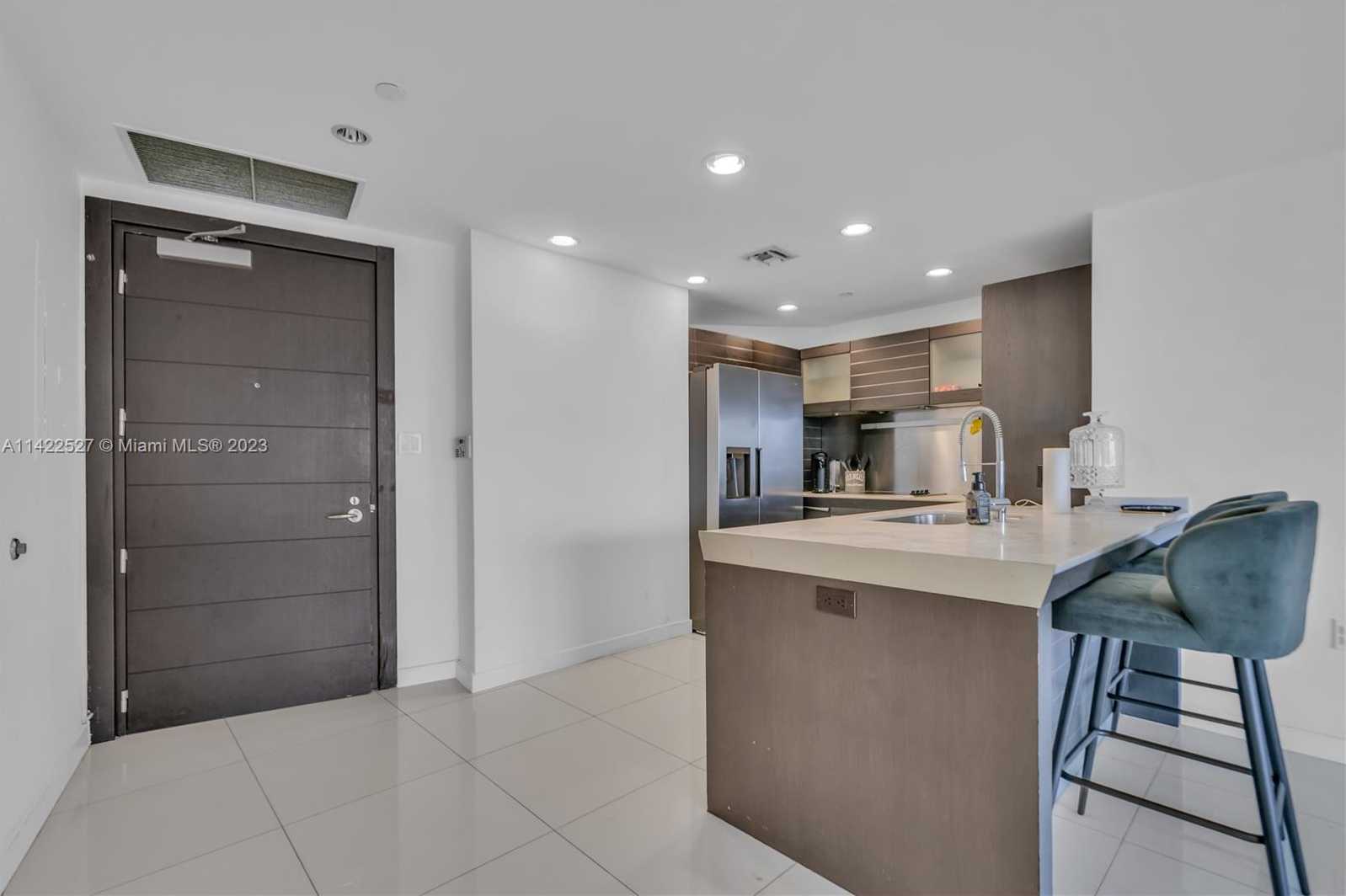 Small Image of 200 BISCAYNE BOULEVARD WAY #3603, Miami Number 4