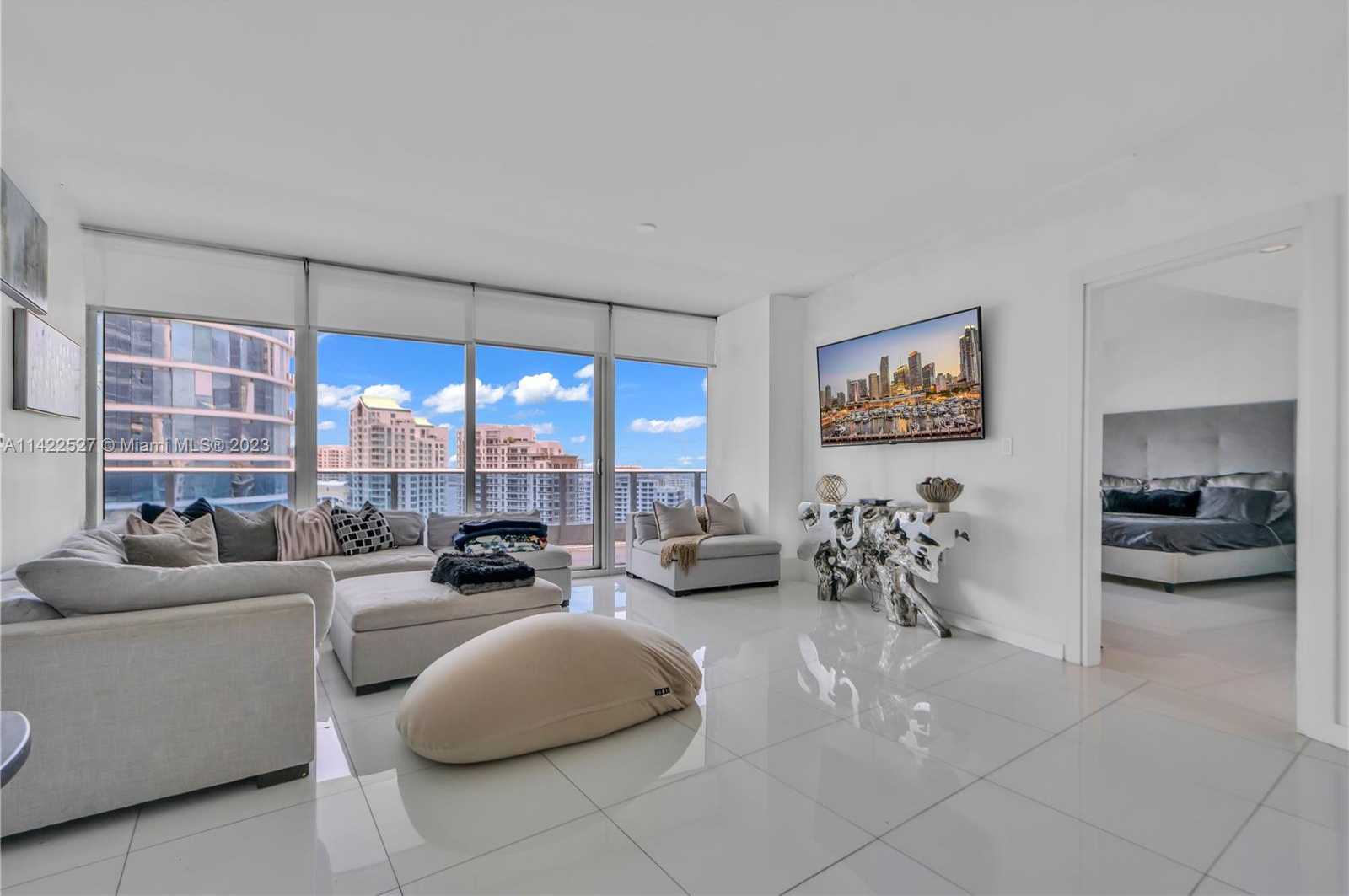 Small Image of 200 BISCAYNE BOULEVARD WAY #3603, Miami Number 6