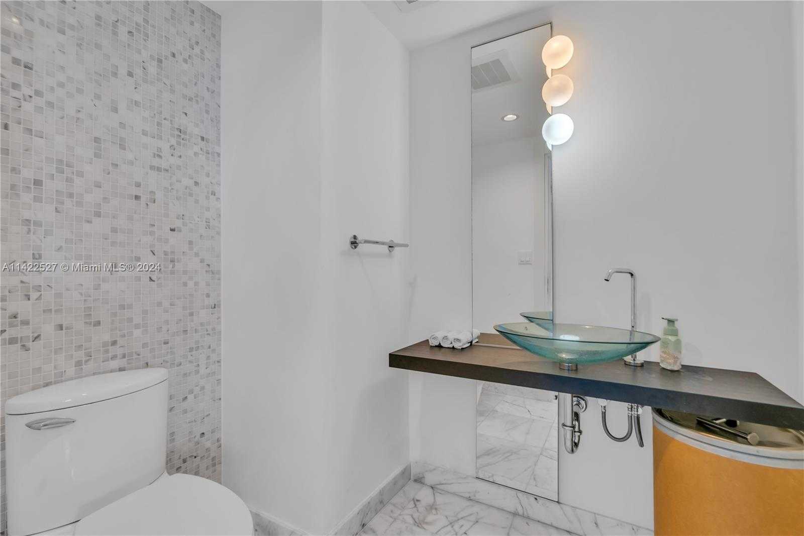 Small Image of 200 BISCAYNE BOULEVARD WAY #3603, Miami Number 7