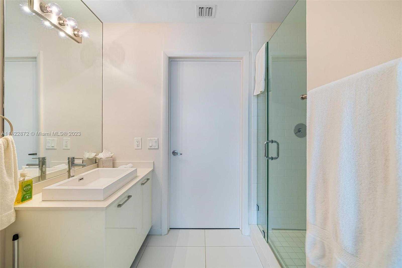 Small Image of 151 #501, Miami Number 16