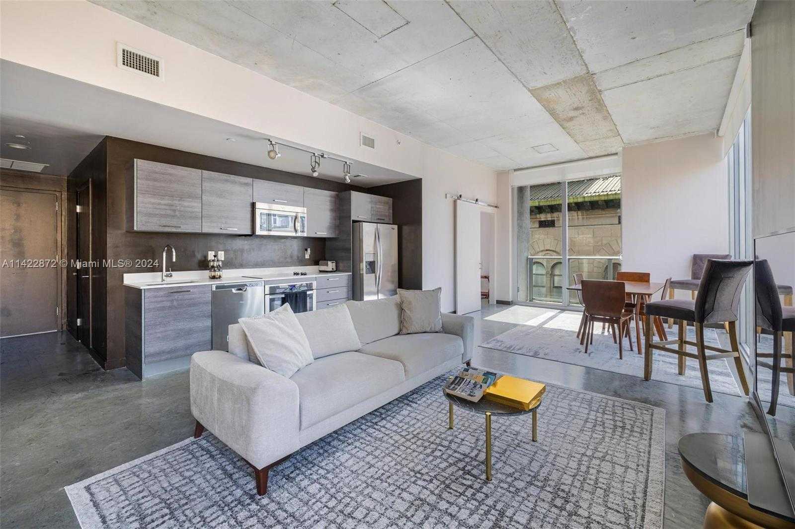 Small Image of 151 #501, Miami Number 5