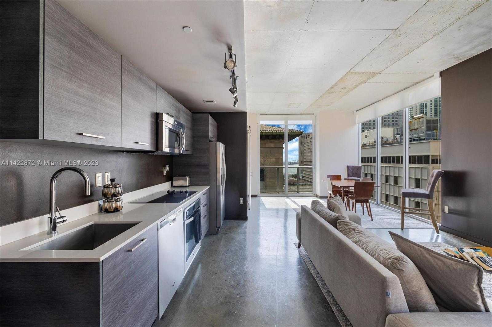 Small Image of 151 #501, Miami Number 8