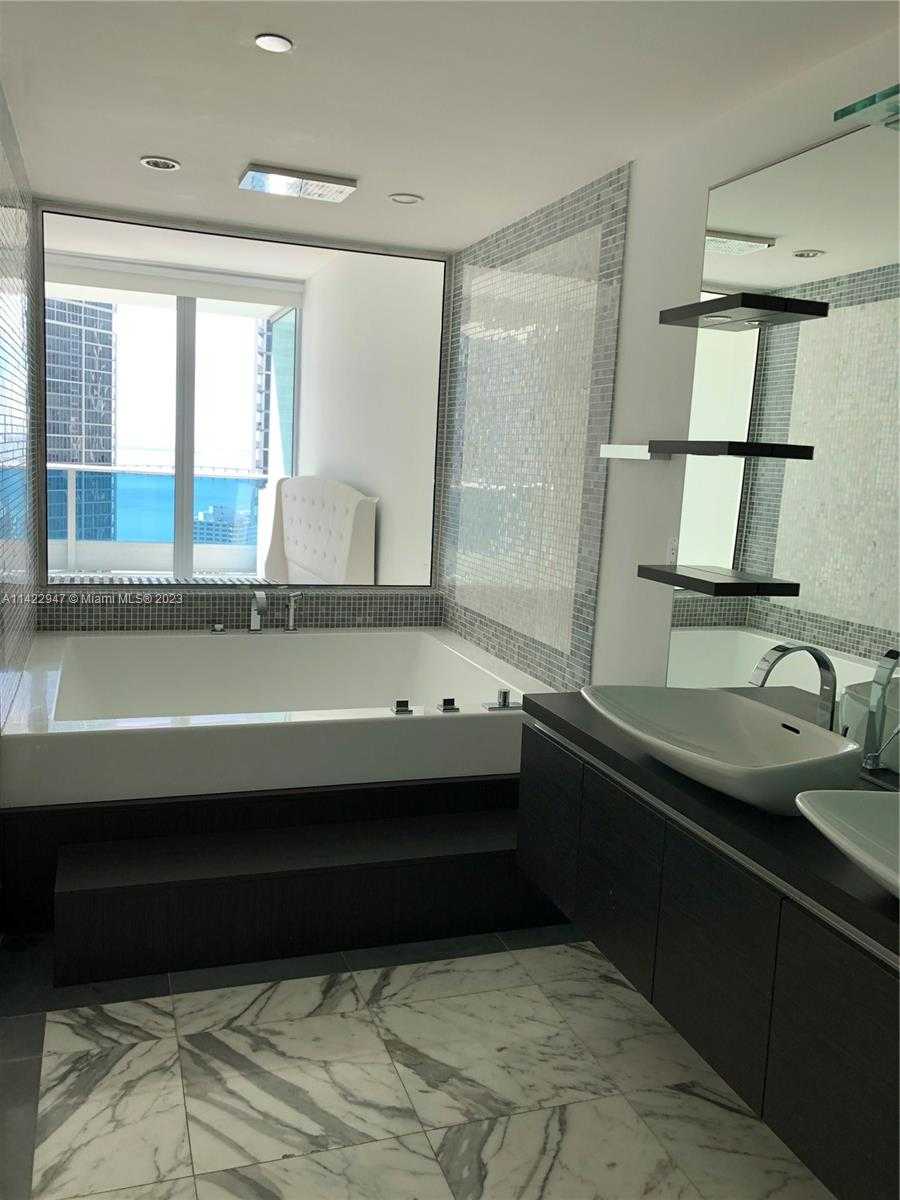 Small Image of 200 BISCAYNE BOULEVARD WAY #3406, Miami Number 19