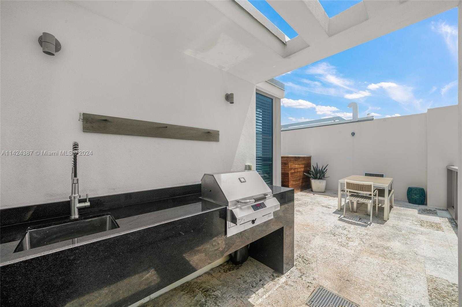Small Image of 9501 COLLINS AVE #6, Surfside Number 15