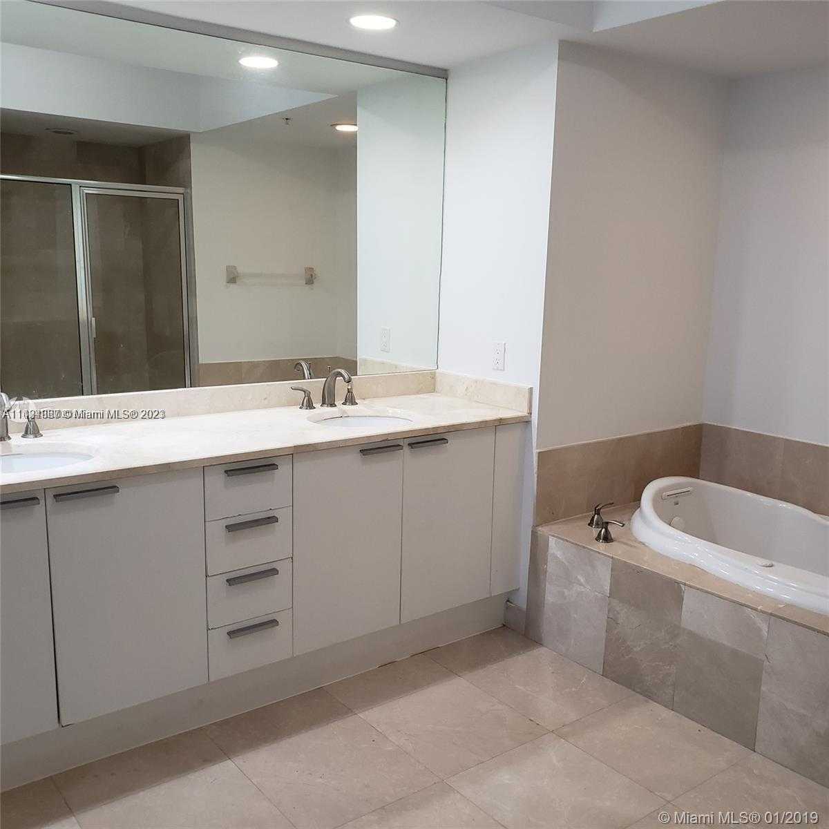 Small Image of 15051 ROYAL OAKS LN #503, North Miami Number 11