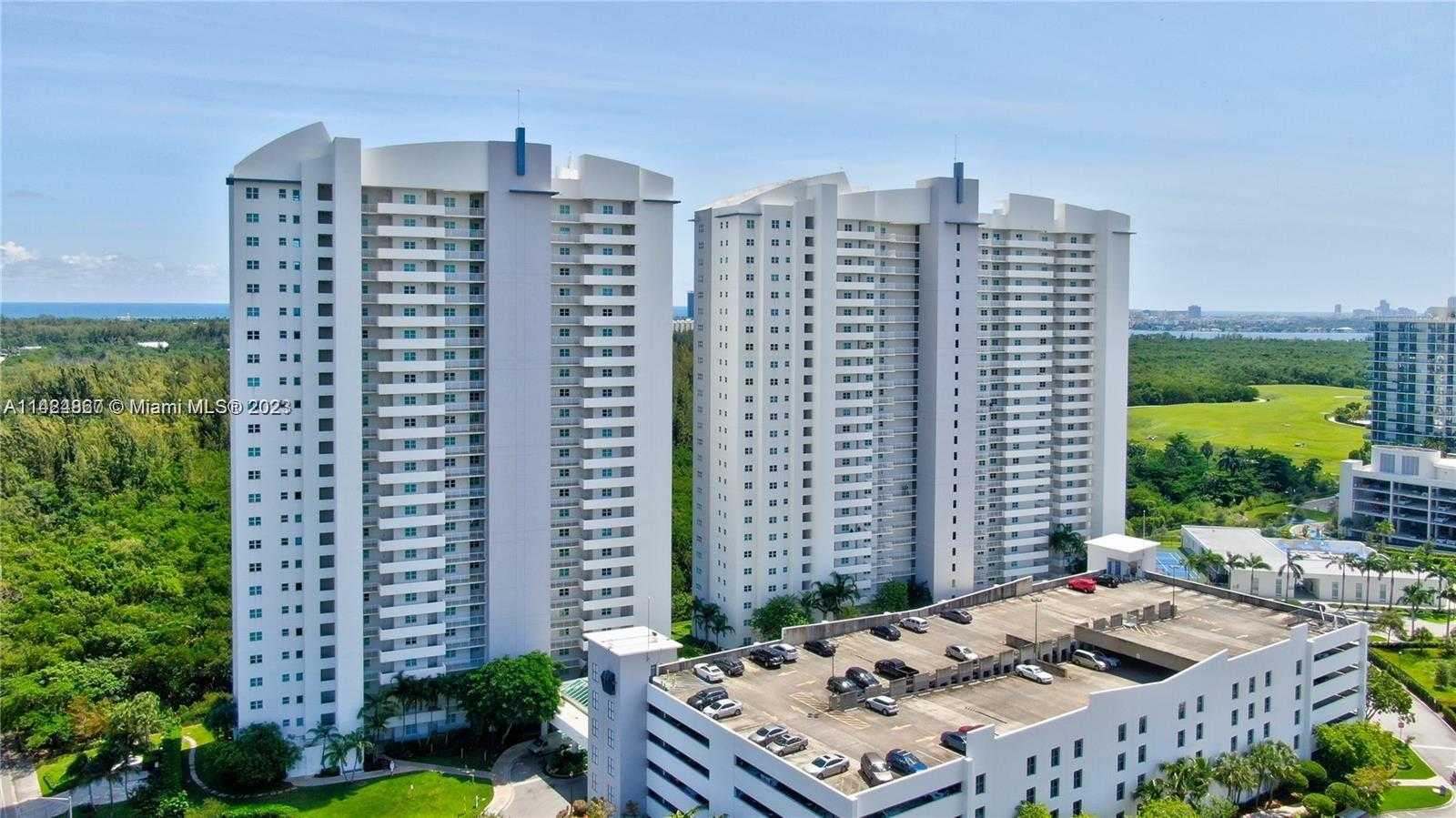 Small Image of 15051 ROYAL OAKS LN #503, North Miami Number 24