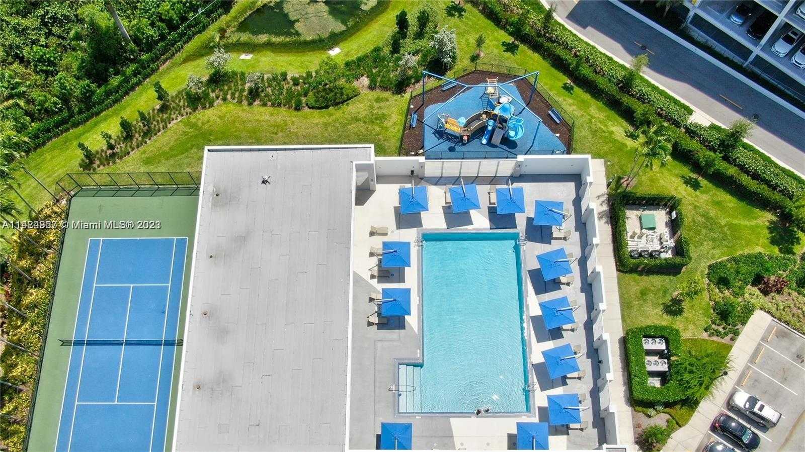 Small Image of 15051 ROYAL OAKS LN #503, North Miami Number 28
