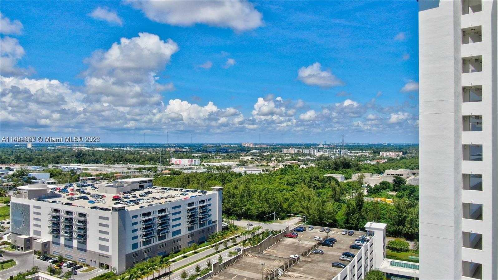 Small Image of 15051 ROYAL OAKS LN #503, North Miami Number 33
