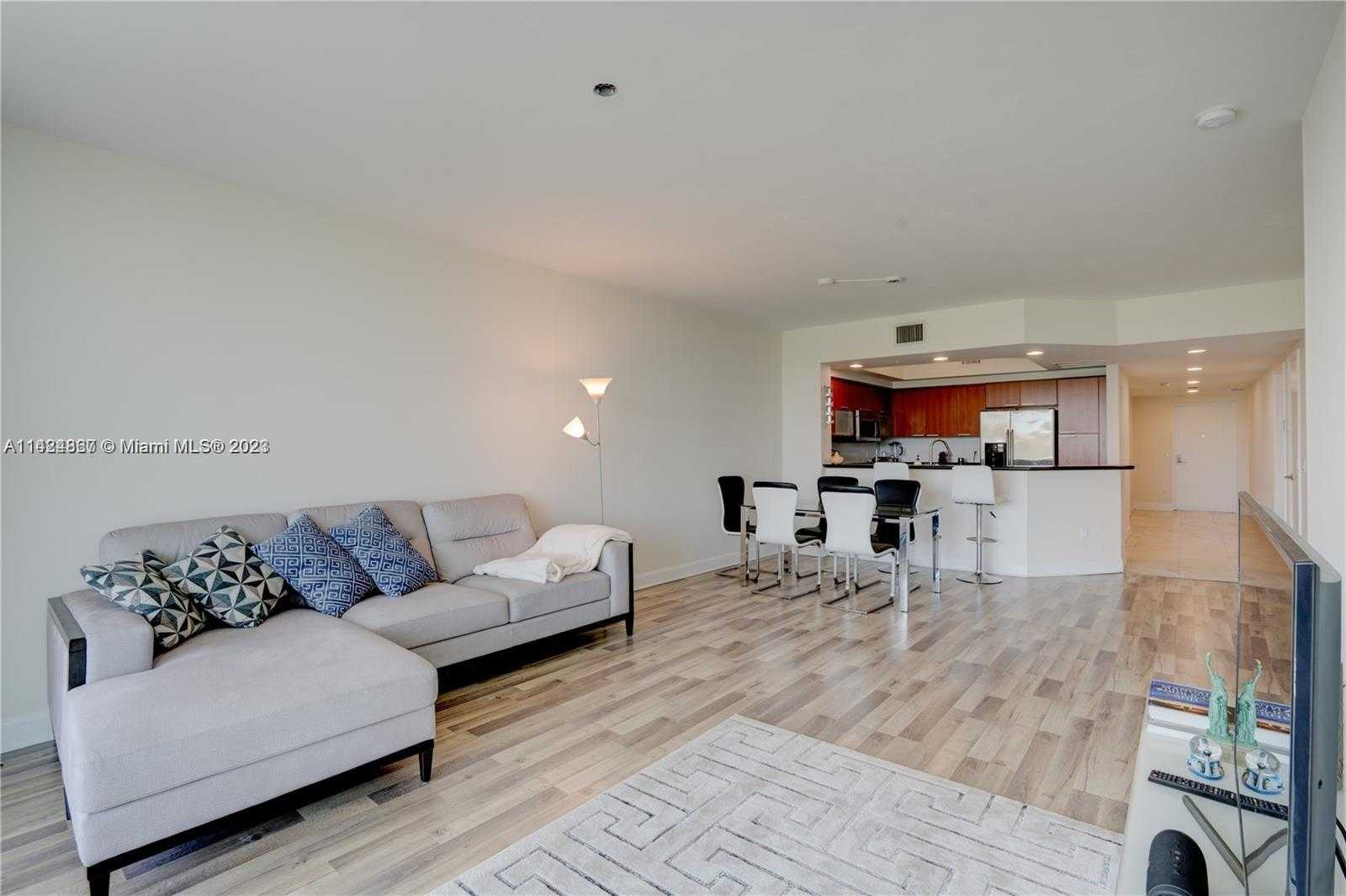 Small Image of 15051 ROYAL OAKS LN #503, North Miami Number 6