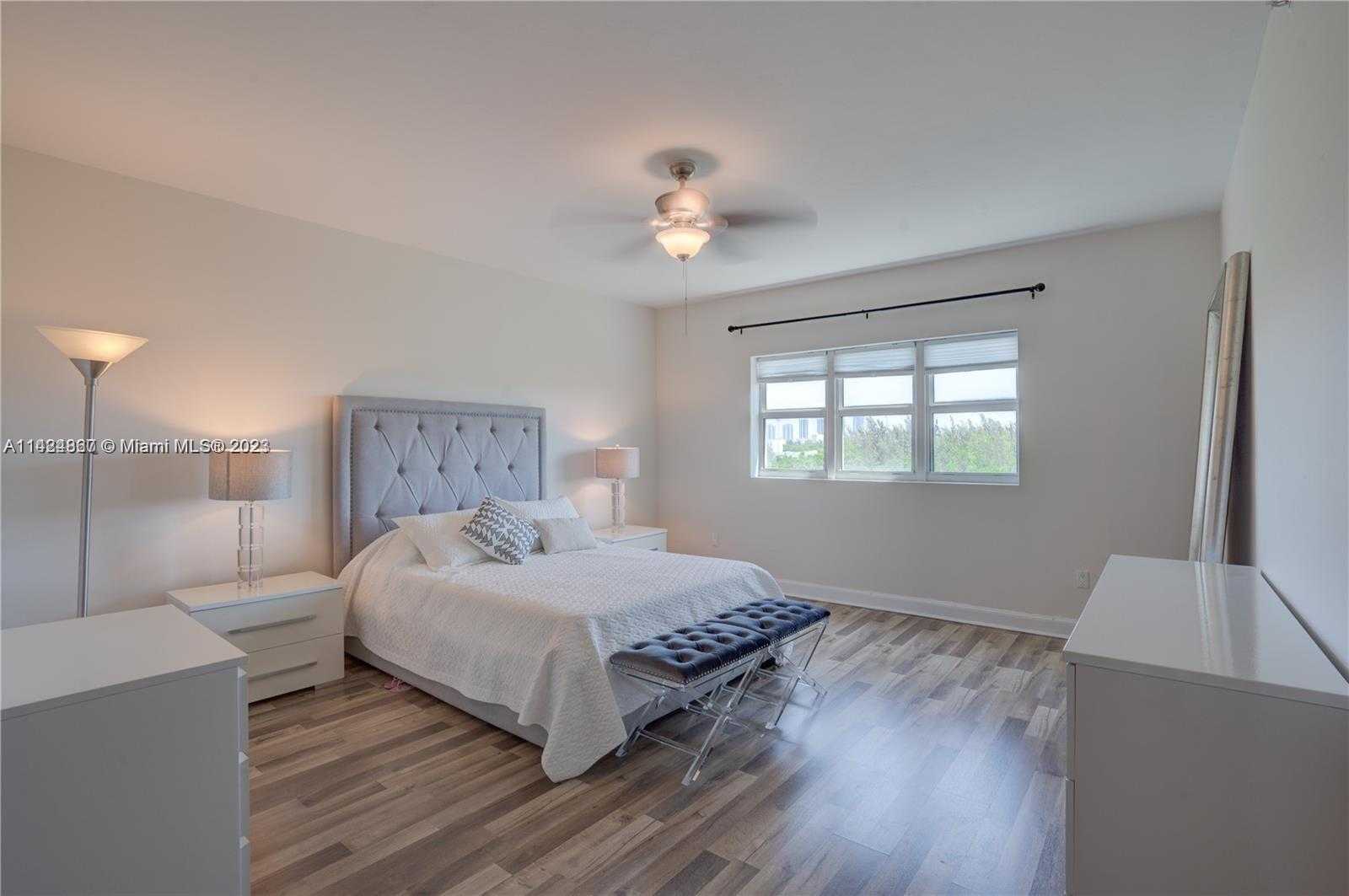Small Image of 15051 ROYAL OAKS LN #503, North Miami Number 9