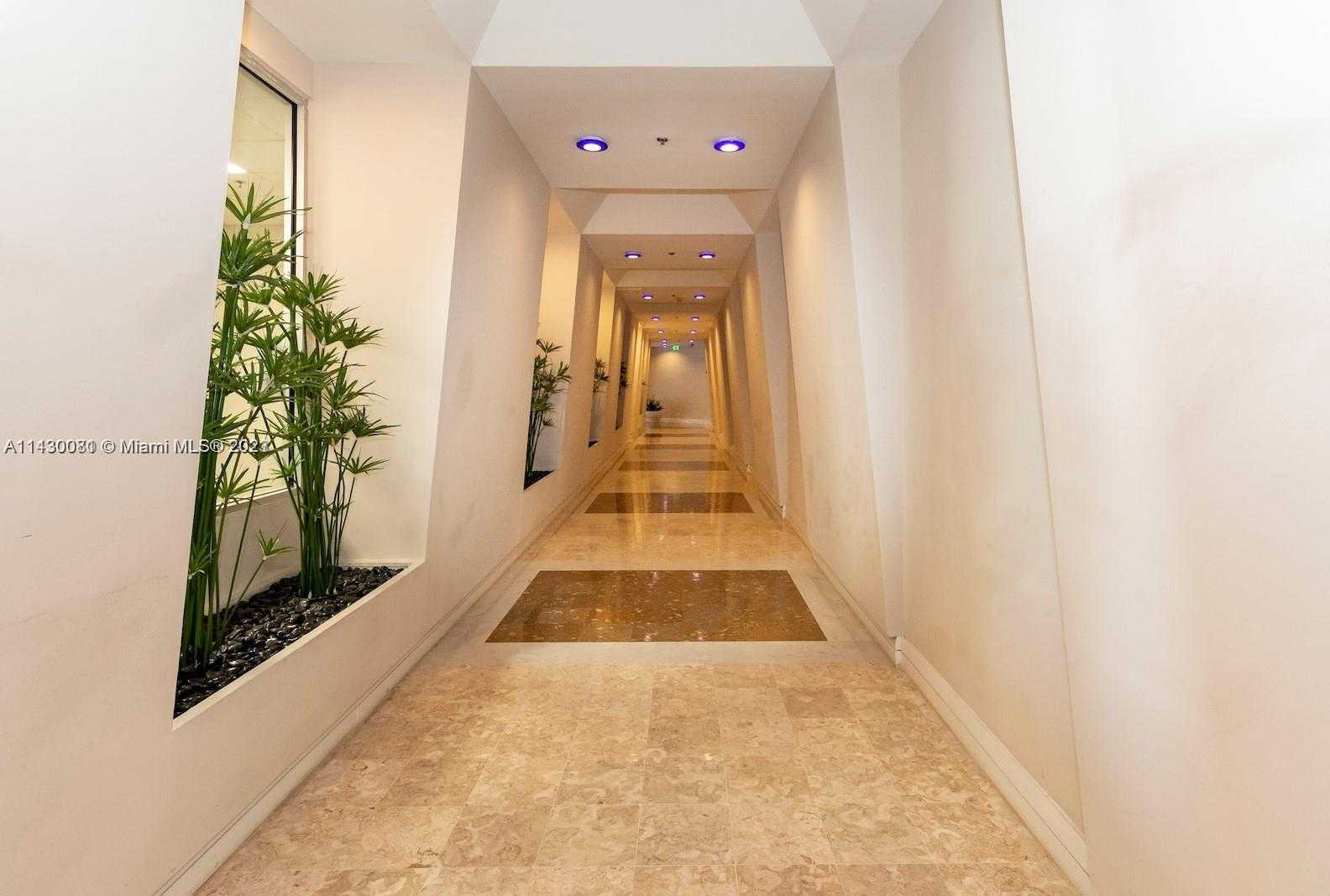 Small Image of 5151 Collins Ave, Miami Beach, FL 33140, USA Number 22