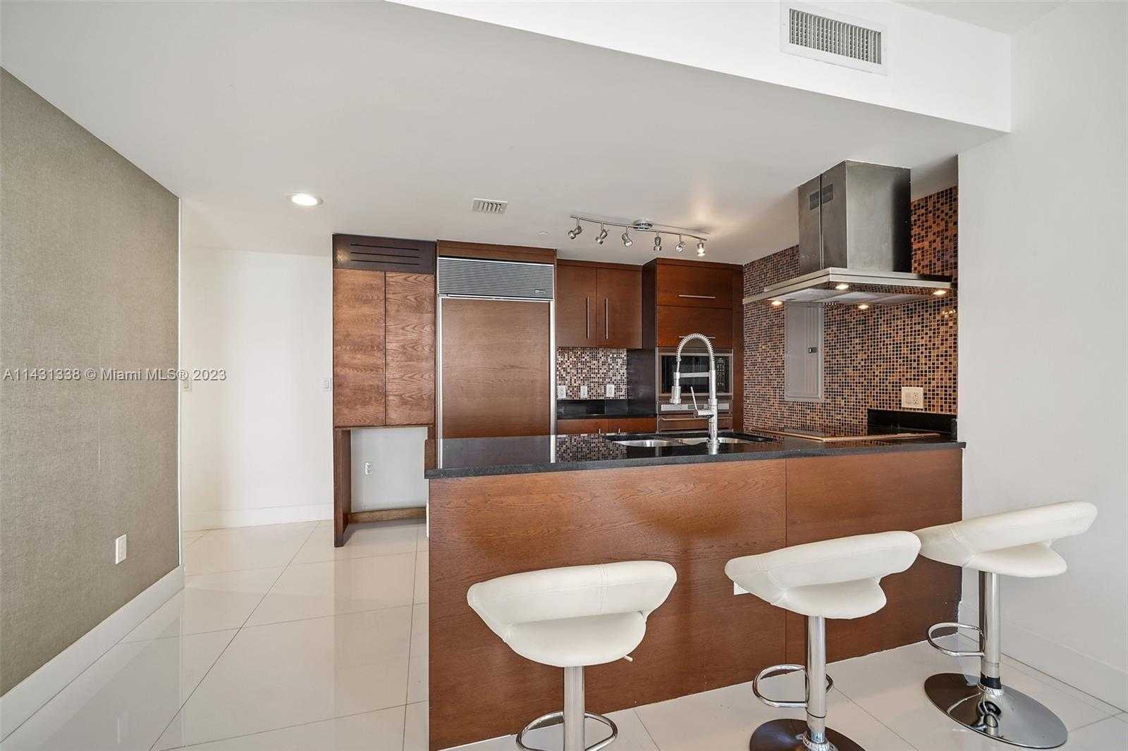 Small Image of 495 BRICKELL AVE #402, Miami Number 4