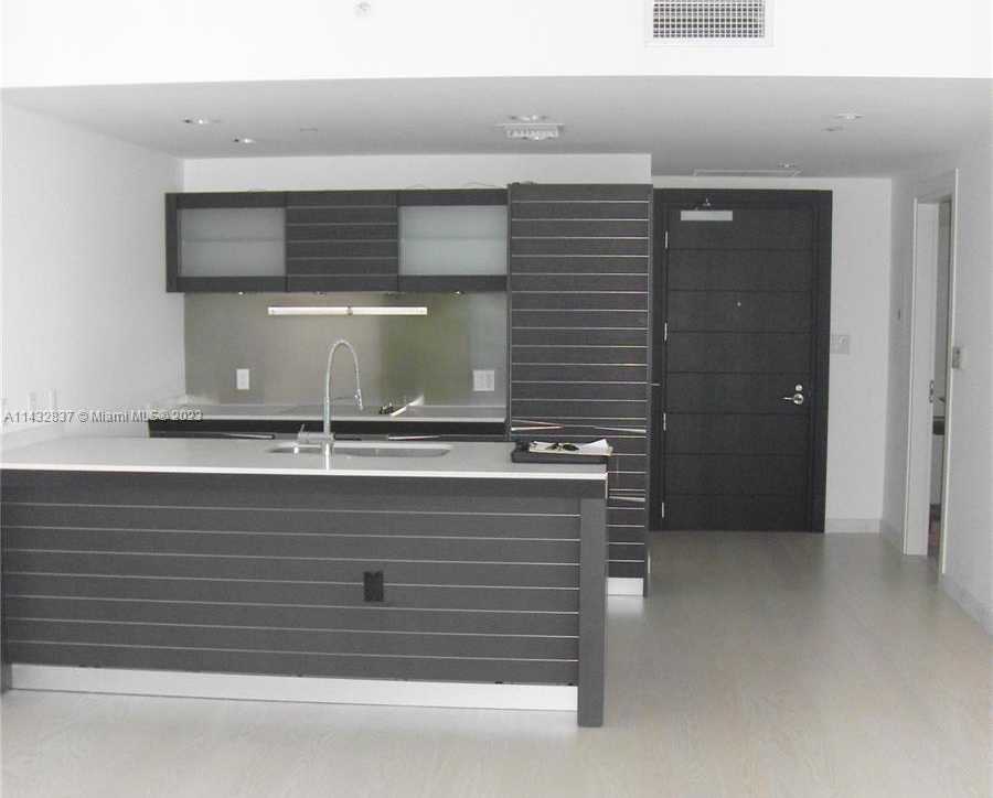 Small Image of 200 BISCAYNE BOULEVARD WAY #3709, Miami Number 2