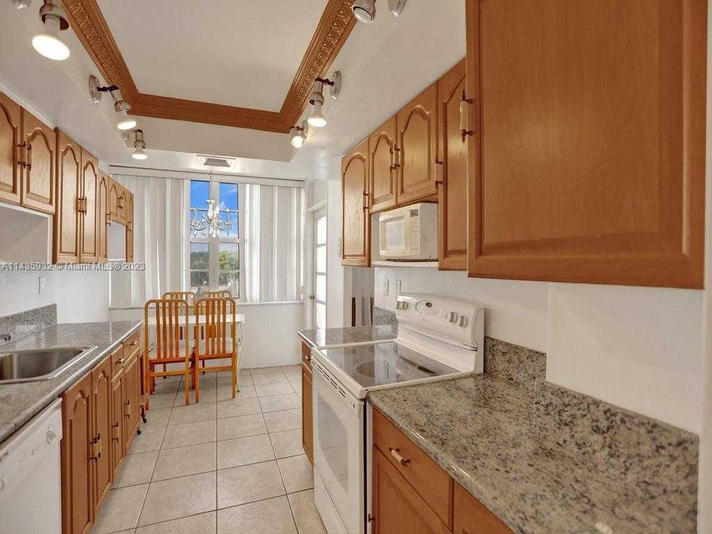 Small Image of 18051 BISCAYNE BLVD #304, Aventura Number 11