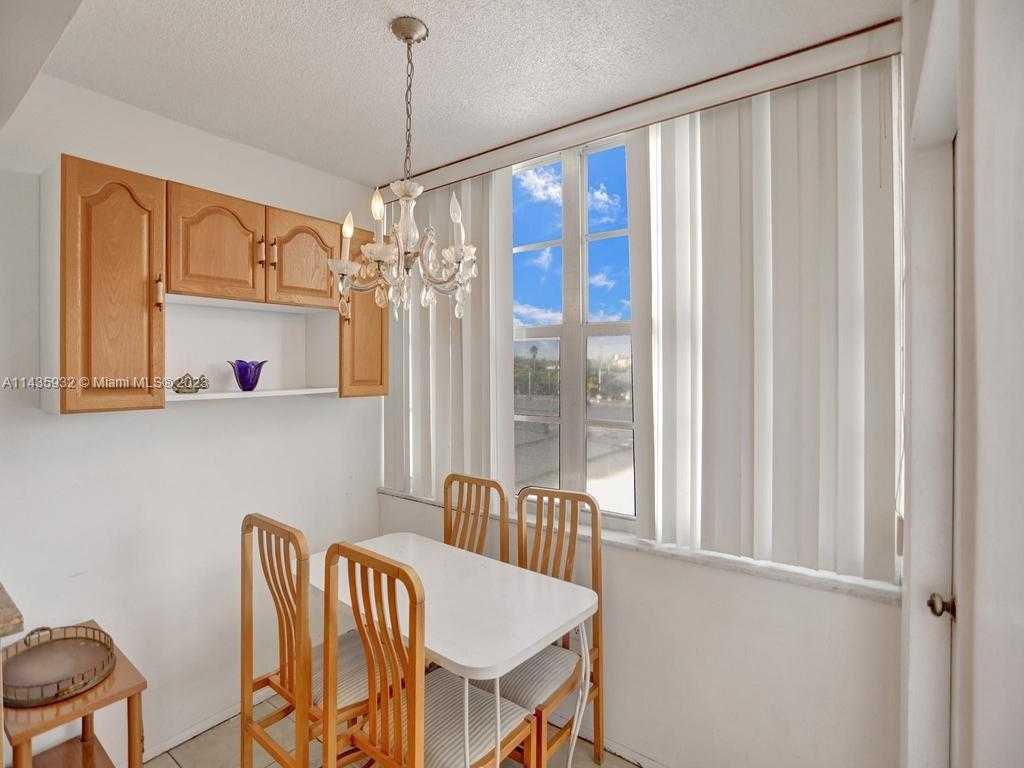 Small Image of 18051 BISCAYNE BLVD #304, Aventura Number 15