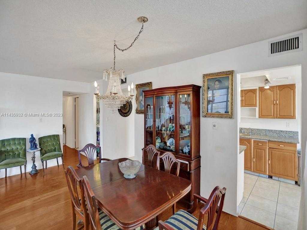 Small Image of 18051 BISCAYNE BLVD #304, Aventura Number 17