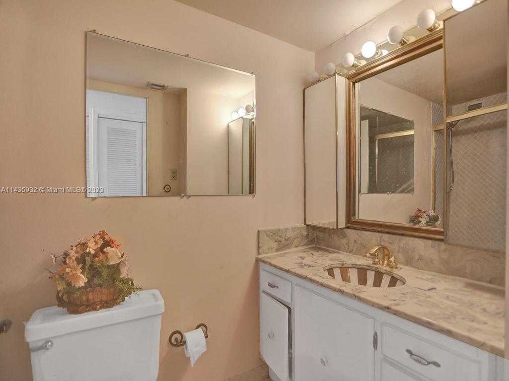 Small Image of 18051 BISCAYNE BLVD #304, Aventura Number 19