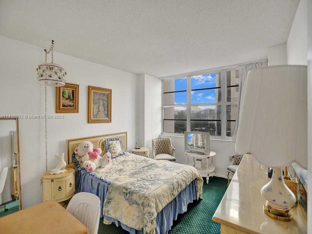 Small Image of 18051 BISCAYNE BLVD #304, Aventura Number 21