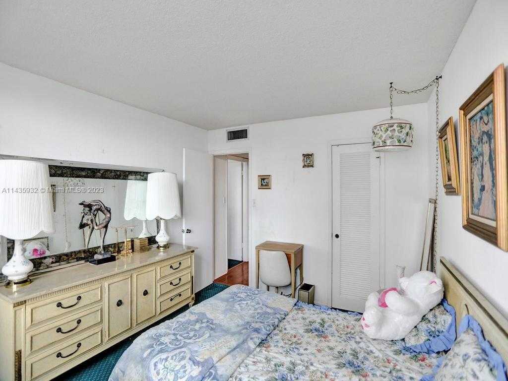 Small Image of 18051 BISCAYNE BLVD #304, Aventura Number 23