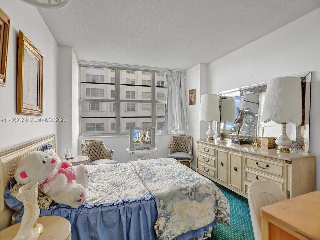 Small Image of 18051 BISCAYNE BLVD #304, Aventura Number 24