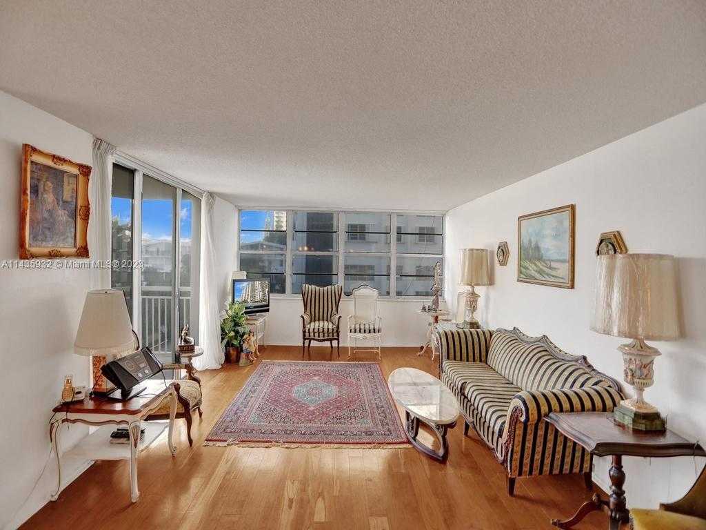 Small Image of 18051 BISCAYNE BLVD #304, Aventura Number 3