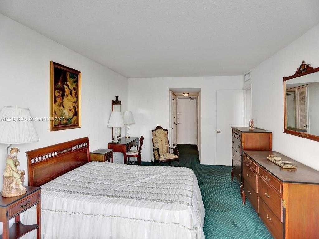 Small Image of 18051 BISCAYNE BLVD #304, Aventura Number 31