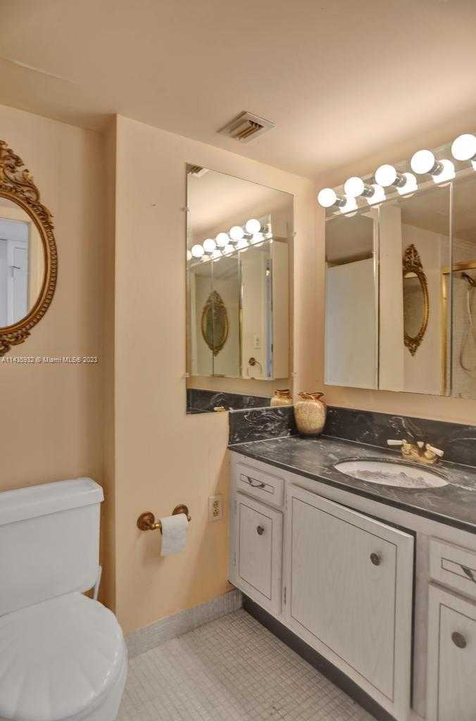 Small Image of 18051 BISCAYNE BLVD #304, Aventura Number 34
