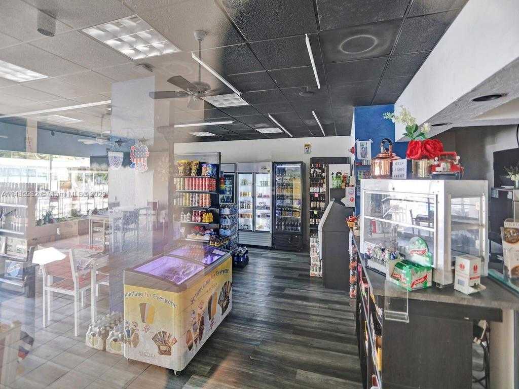 Small Image of 18051 BISCAYNE BLVD #304, Aventura Number 43