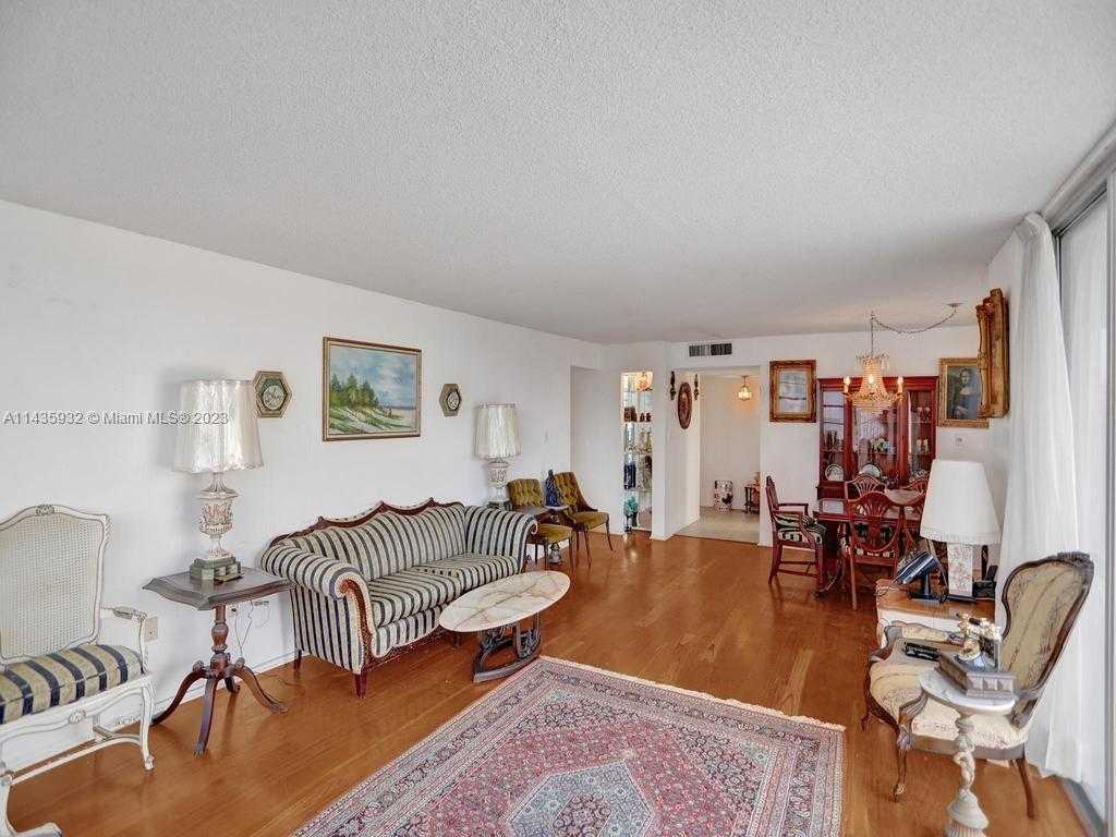 Small Image of 18051 BISCAYNE BLVD #304, Aventura Number 5