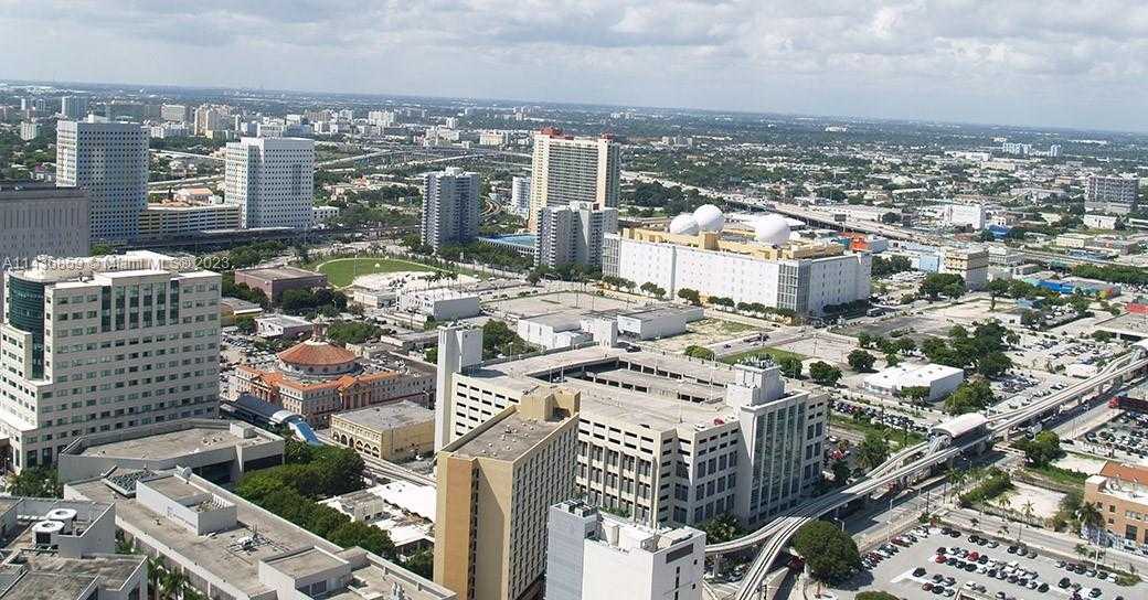 Small Image of 244 BISCAYNE BLVD #3908, Miami Number 14
