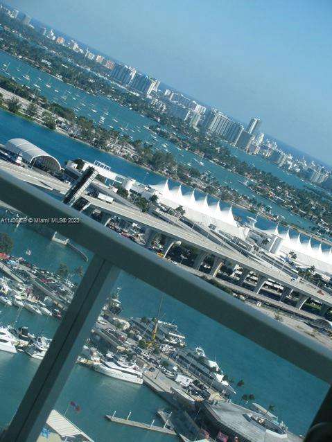 Small Image of 244 BISCAYNE BLVD #3908, Miami Number 18