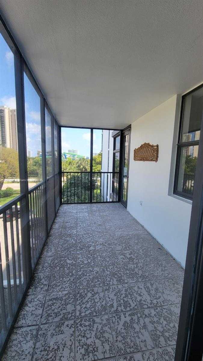 Small Image of 20100 WEST COUNTRY CLUB DR #404, Aventura Number 11
