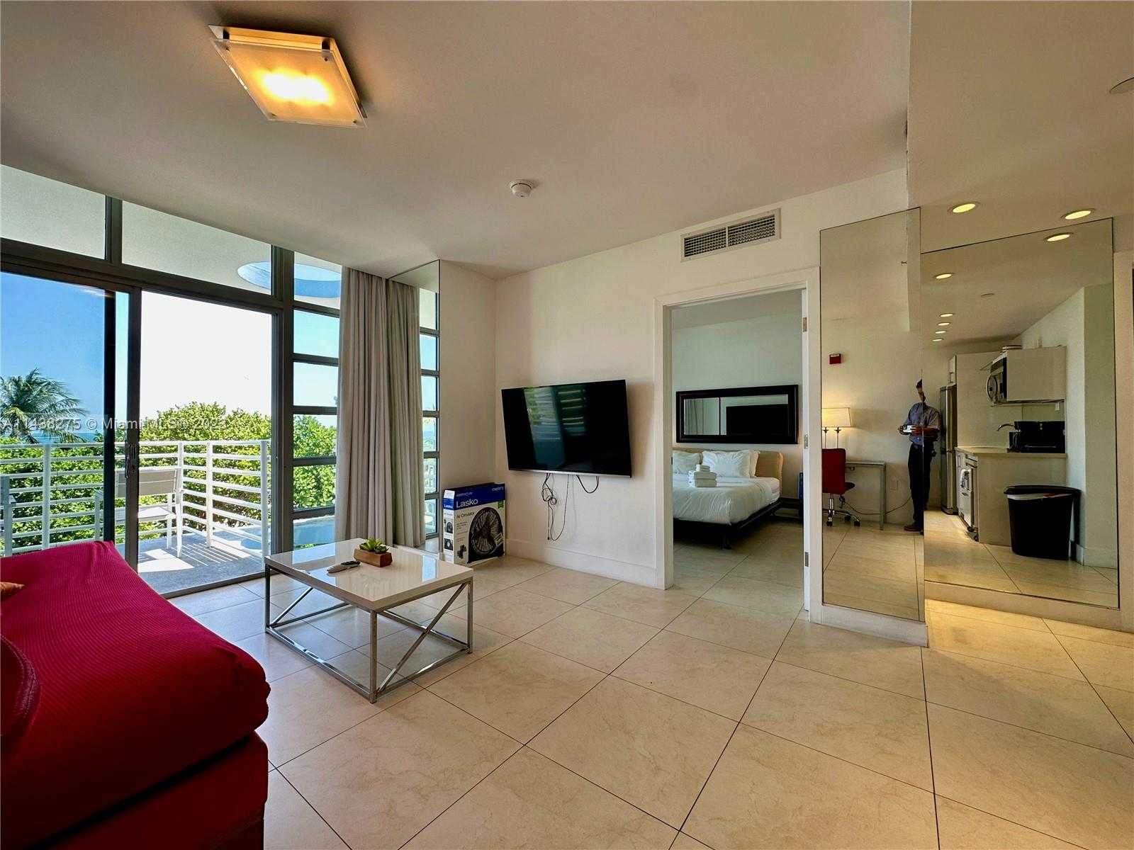 Small Image of 1052 OCEAN DR #C501, Miami Beach Number 17