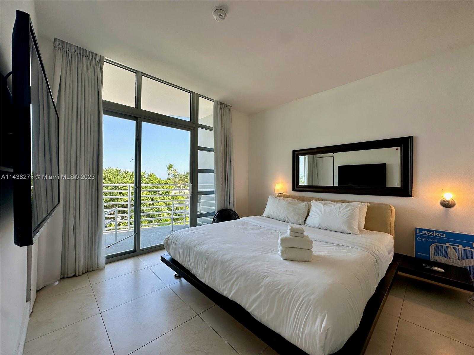 Small Image of 1052 OCEAN DR #C501, Miami Beach Number 19