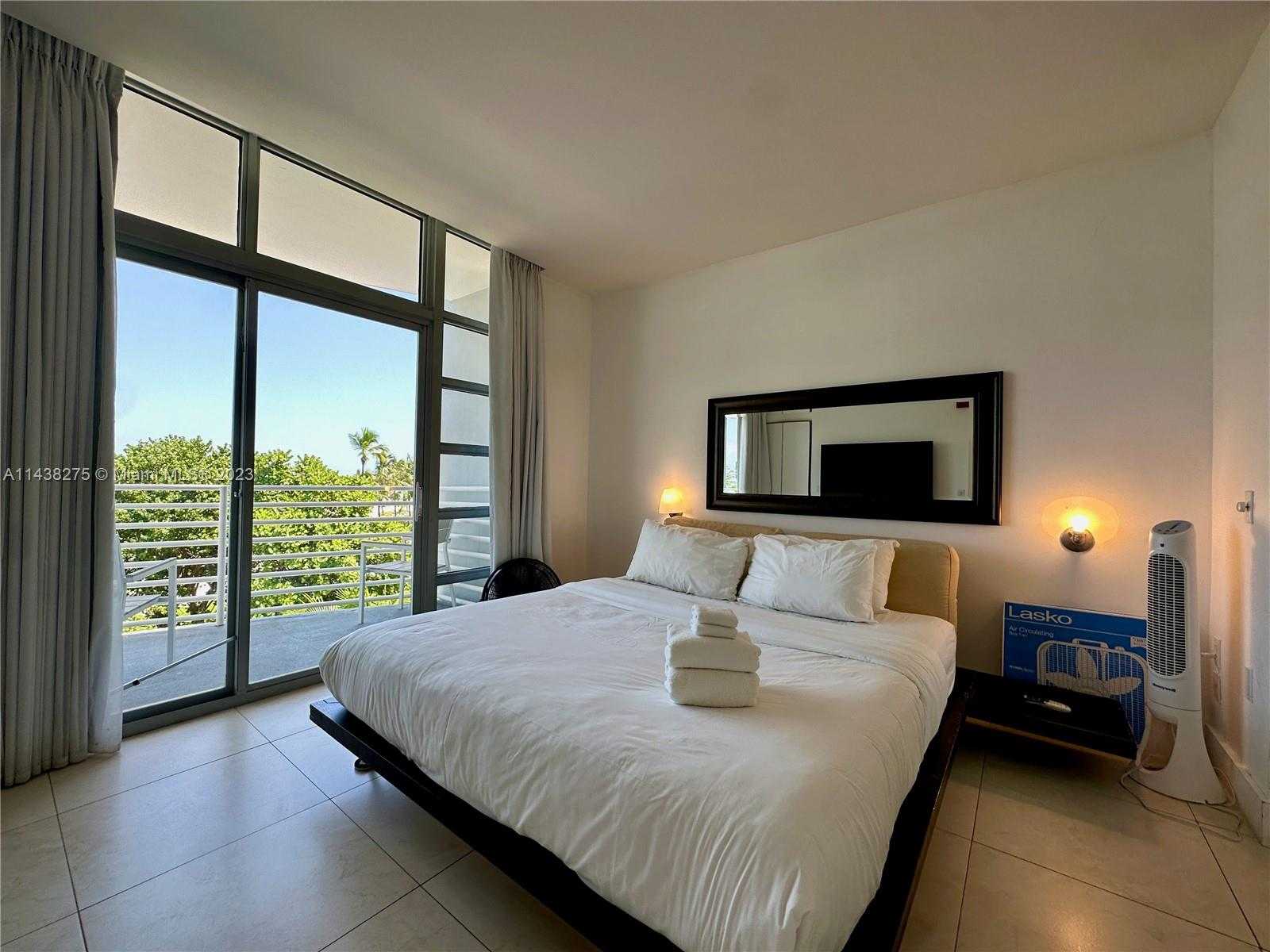 Small Image of 1052 OCEAN DR #C501, Miami Beach Number 22