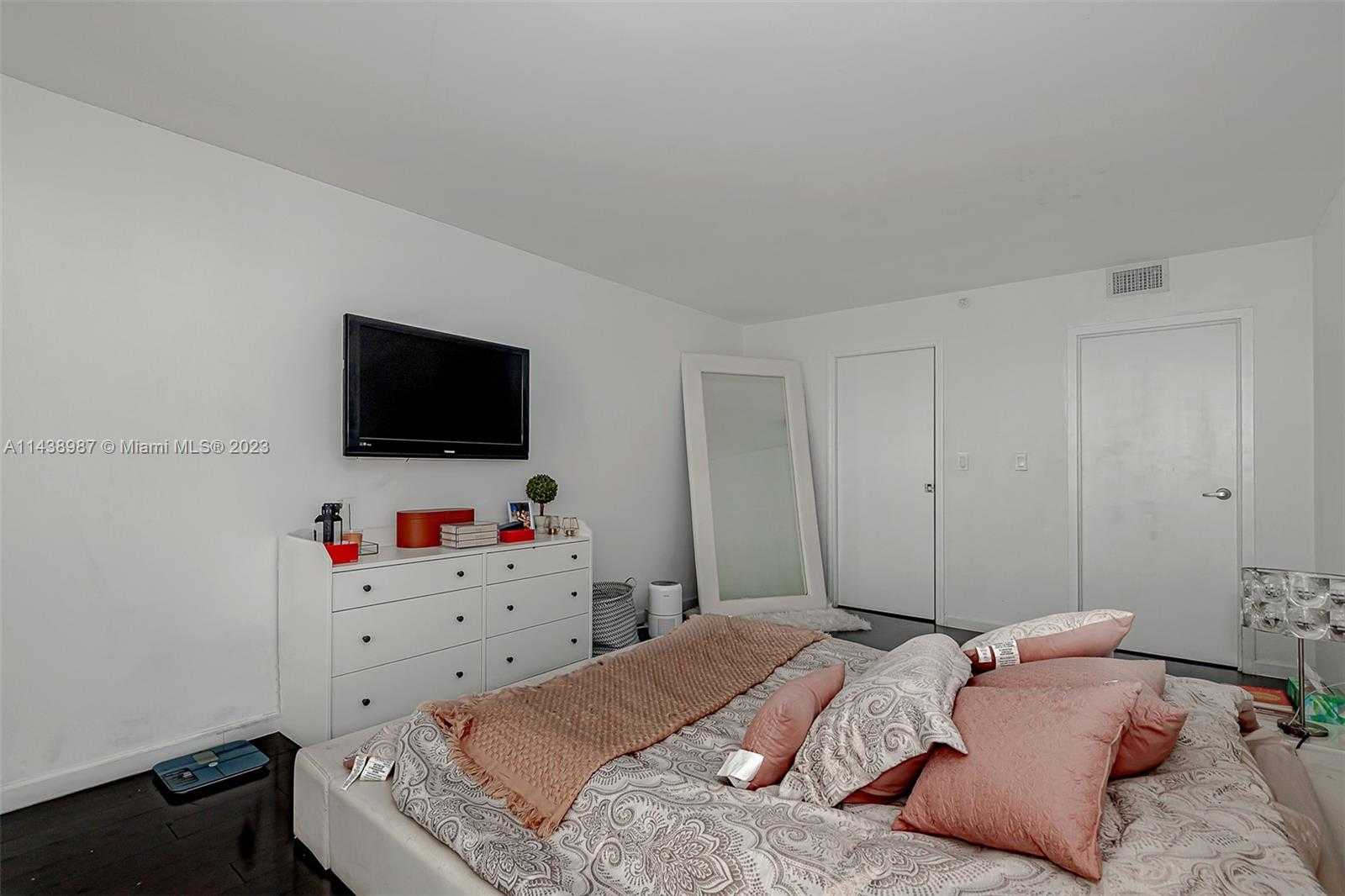 Small Image of 555 NORTH EAST 15TH ST #32E, Miami Number 16