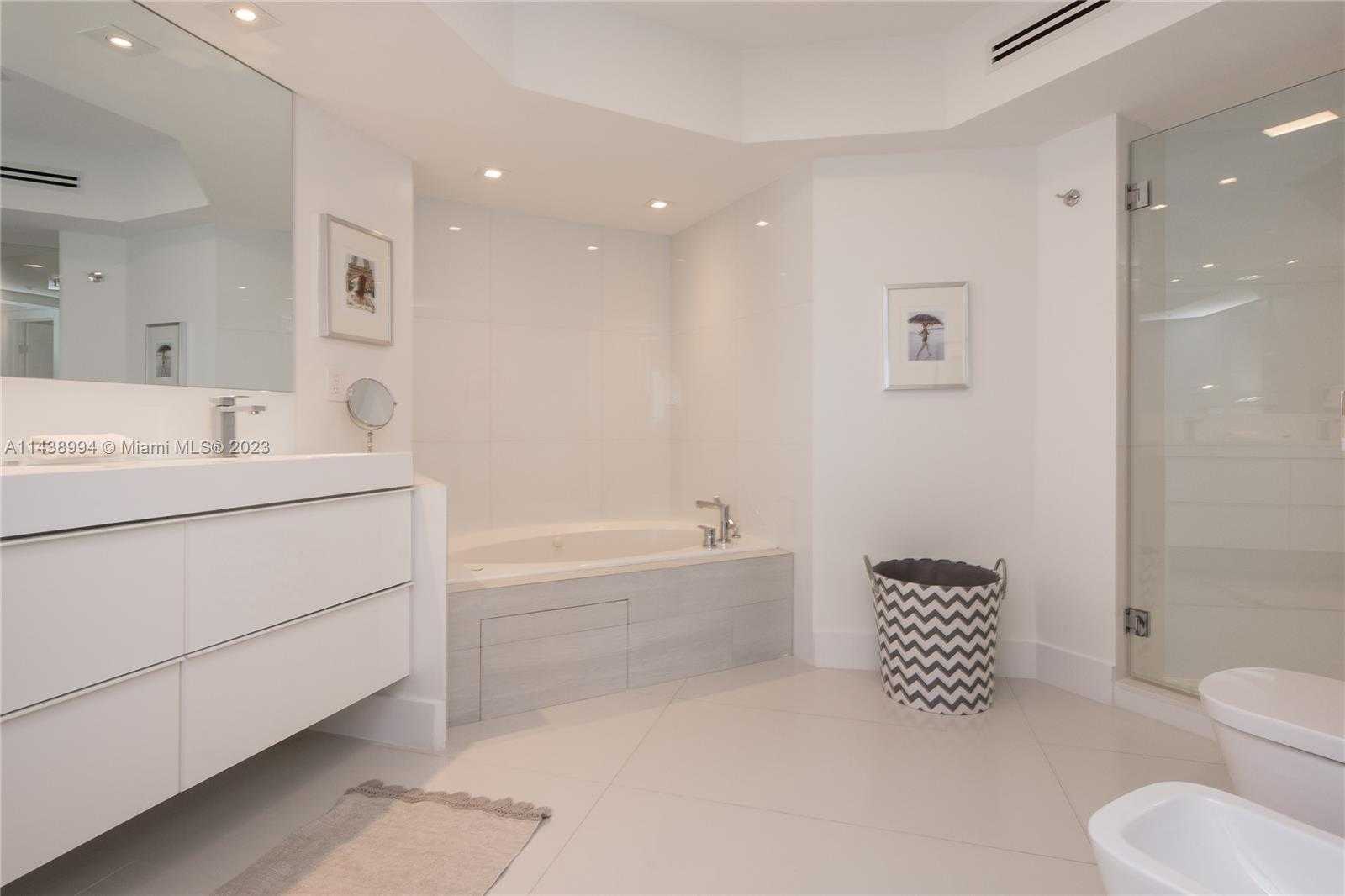 Small Image of 6301 COLLINS AVE #3006, Miami Beach Number 16