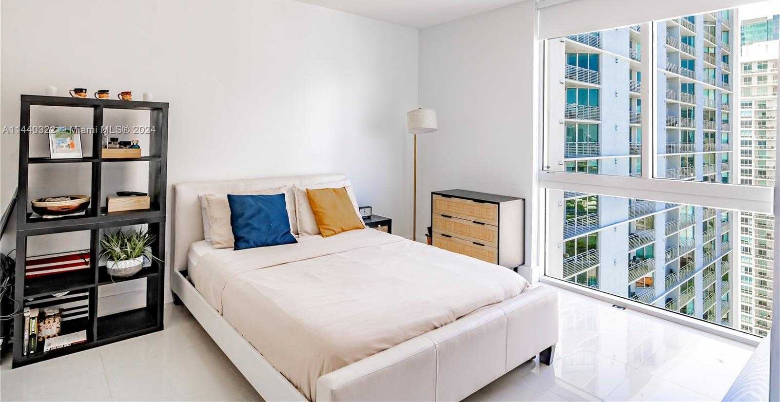 Small Image of 335 SOUTH BISCAYNE BLVD #3900, Miami Number 11