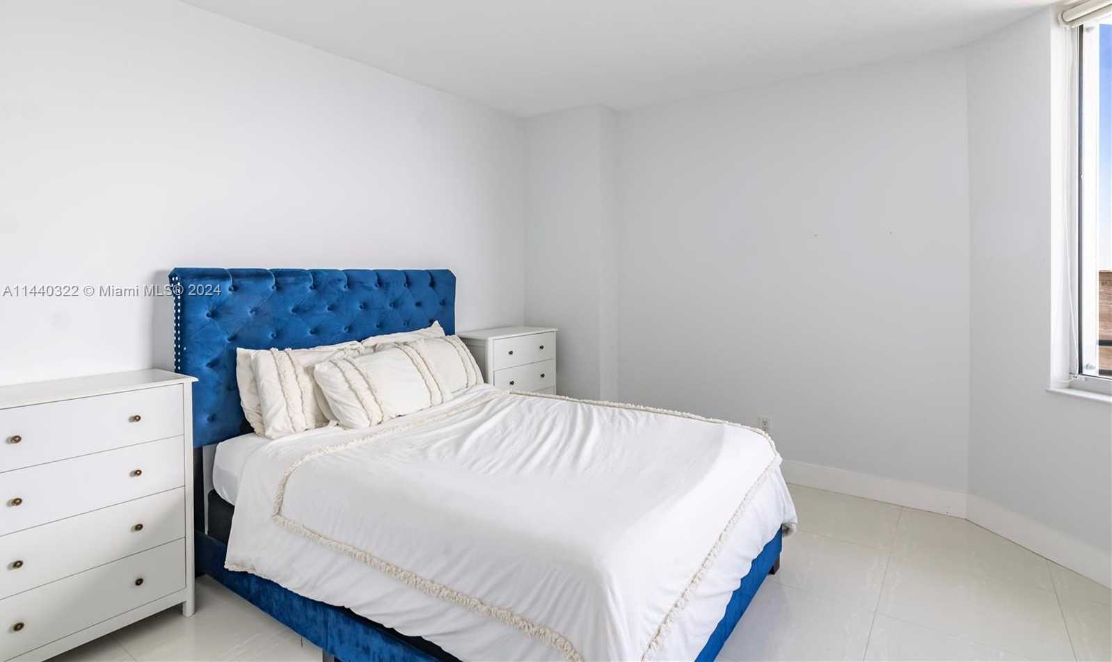 Small Image of 335 SOUTH BISCAYNE BLVD #3900, Miami Number 16
