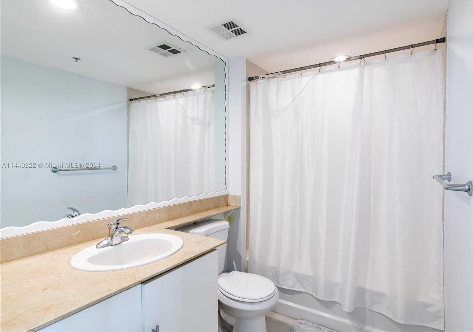 Small Image of 335 SOUTH BISCAYNE BLVD #3900, Miami Number 19