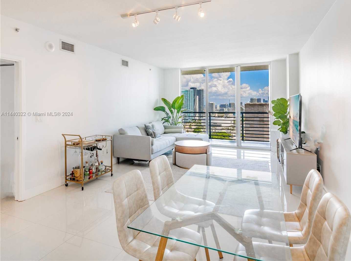 Small Image of 335 SOUTH BISCAYNE BLVD #3900, Miami Number 2