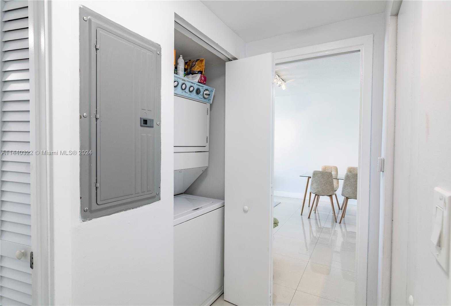 Small Image of 335 SOUTH BISCAYNE BLVD #3900, Miami Number 20
