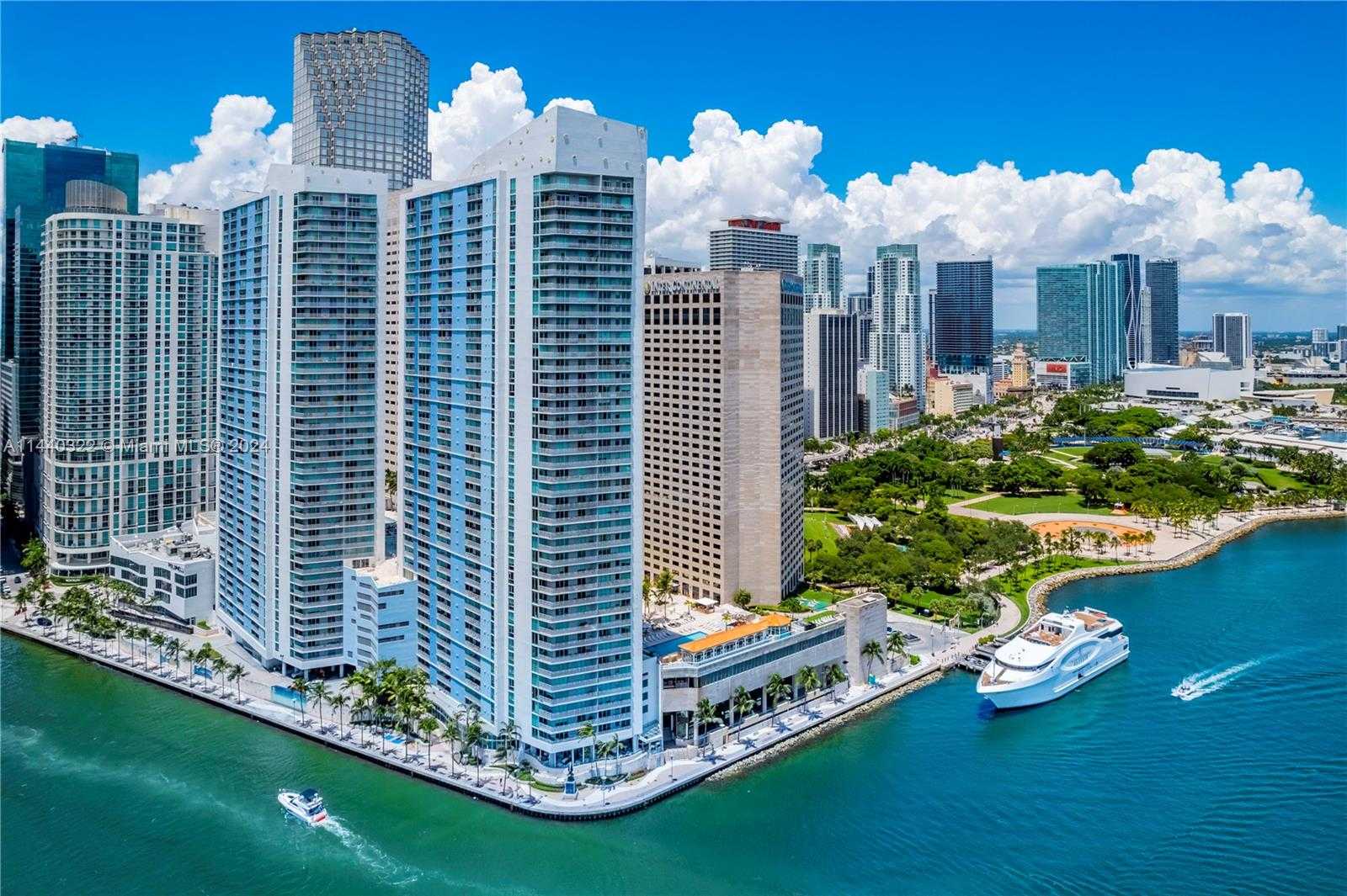 Small Image of 335 SOUTH BISCAYNE BLVD #3900, Miami Number 25