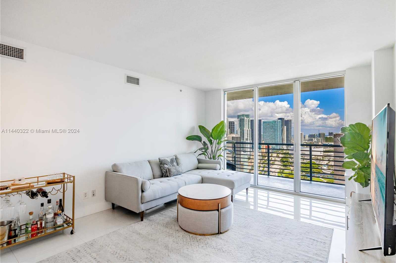 Small Image of 335 SOUTH BISCAYNE BLVD #3900, Miami Number 3