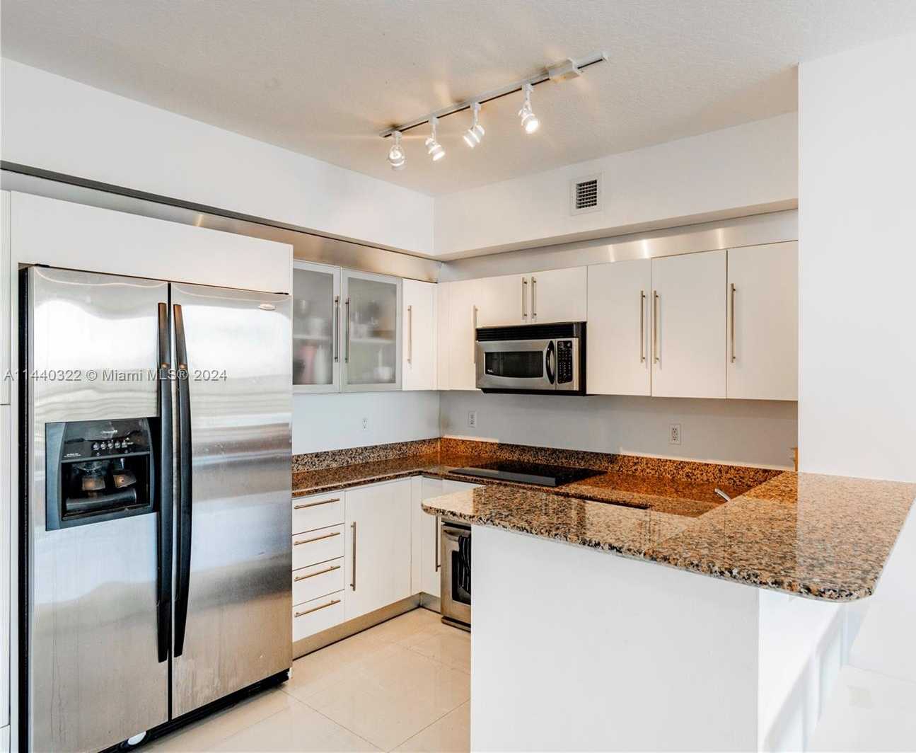Small Image of 335 SOUTH BISCAYNE BLVD #3900, Miami Number 7