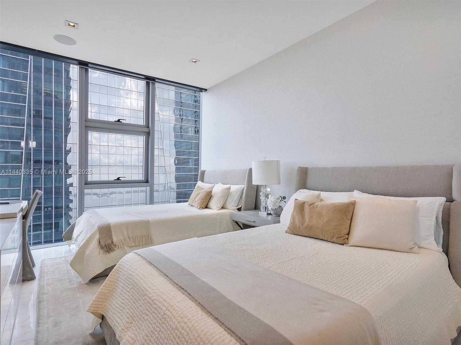 Small Image of 1451 BRICKELL AVE #2901, Miami Number 27