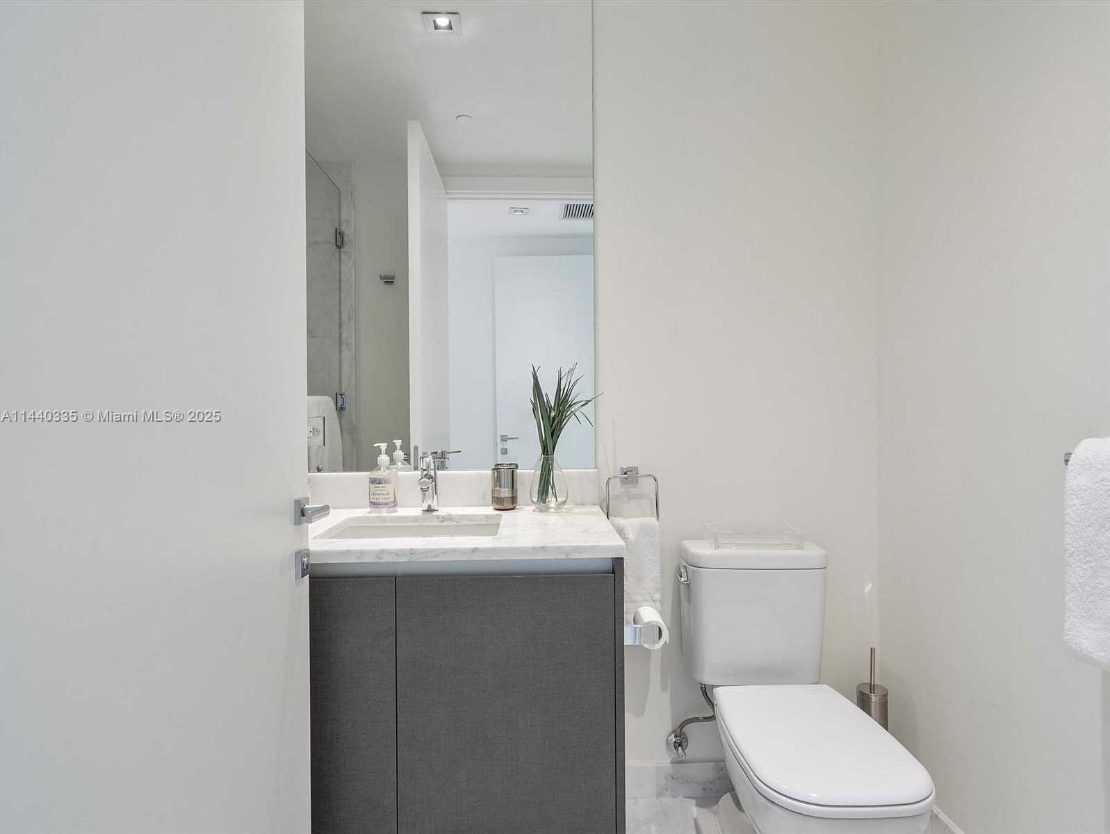 Small Image of 1451 BRICKELL AVE #2901, Miami Number 29