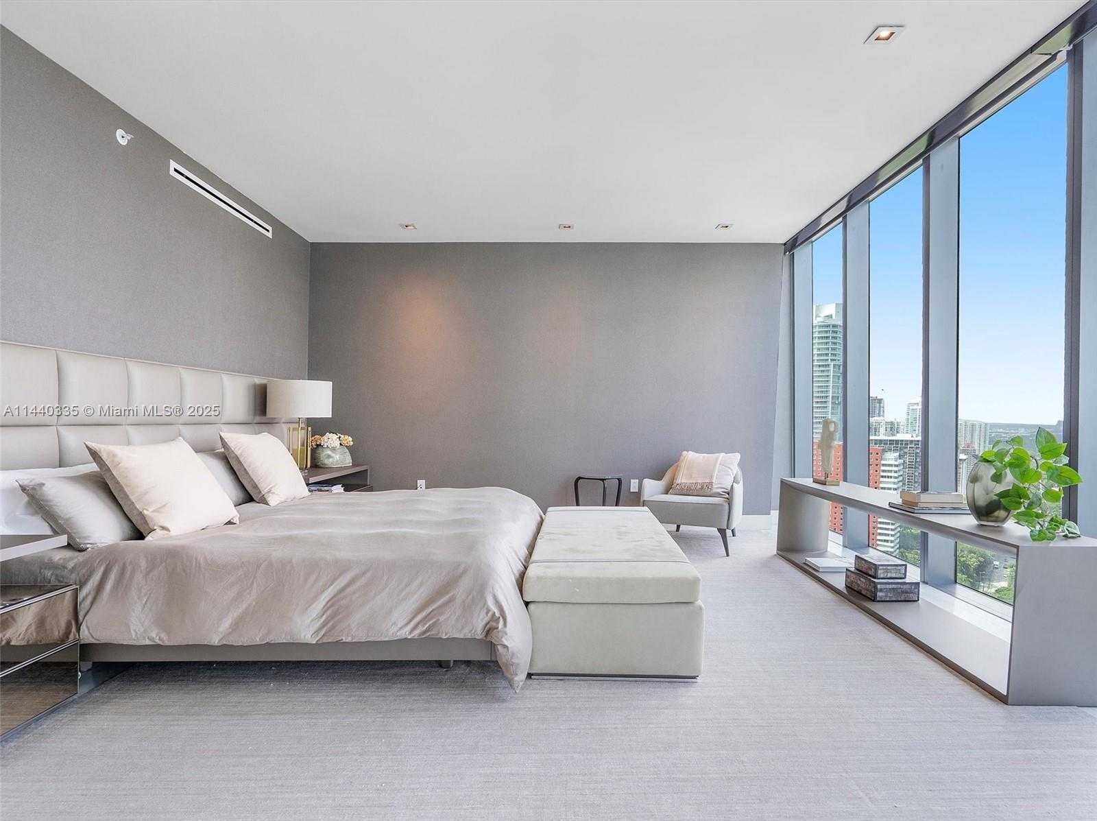 Small Image of 1451 BRICKELL AVE #2901, Miami Number 31